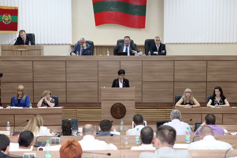 Приднестровский парламент принял отчет Правительства республики за 2013 год