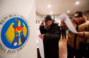 REUTERS/Sergei Karpukhin  Корнелиу Чуря: Парламентские выборы в Молдове – меньше  ценностей и больше технологий