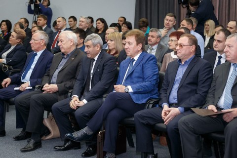 На площадке Администрации Президента ПМР состоялась встреча руководства страны с представителями приднестровского бизнеса