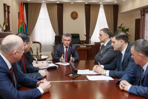 Президент обсудил с парламентариями работу Фонда государственного резерва