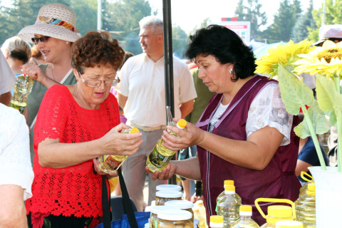 Более 110 товаропроизводителей приняли участие в выставке-ярмарке «Покупай приднестровское!» в Рыбнице